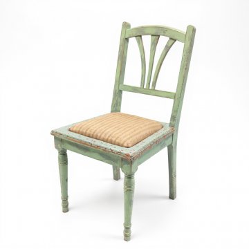 Stuhl JHW grün, Fächer im Rücken, gedrehte Beine, Sitz grüngrundig