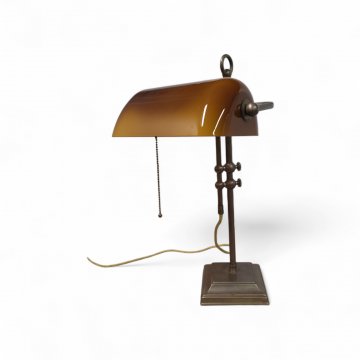 Tischlampe, Messing, matt, gelbgoldener Opalglasschirm eckig, höhenverstellbar, quadrat. Fuß, h49cm