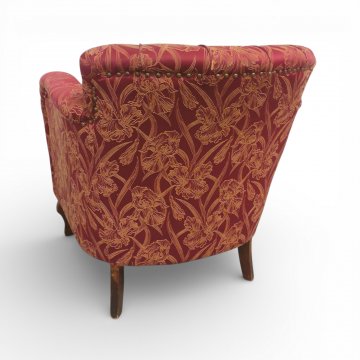 Sessel 1920 halbrund rot/gold Damast, mit bezogenen Beinen