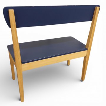 Kinderbank, Sitz und Rücken blau lackiert, Gestell Holz hell, B57