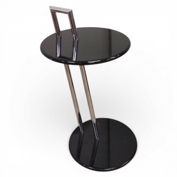Beistelltisch Chromgestell doppelstrebig schräg, Platte und Sockel K.stoff schwarz, ø40 H57