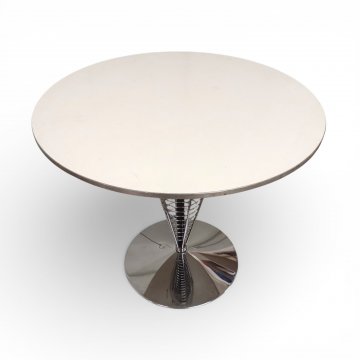 Tisch PANTON, Platte Kunststoff weiß, Säule Chromgitter konisch, Tellersockel Chrom, Ø75 H64 - FRITZ HANSEN