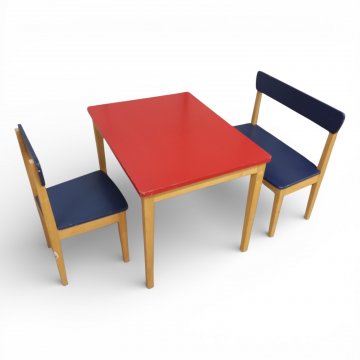 Kindertisch, Platte rot lackiert, Gestell Holz hell, L67xB51xH50