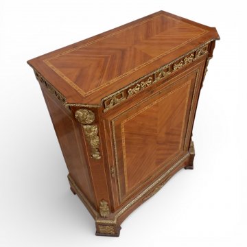 Schrank, Rosenholz, reiche Intarsien und Messingbeschläge, 1-türig, Schub, B87xH100