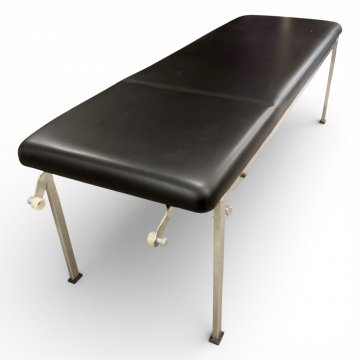 Arztliege, Gestell Edelstahl matt, Bezug Kunstleder schwarz, Kopfteil stufenlos verstellbar, Papierrollenhalter, H/B/T 66x195x64