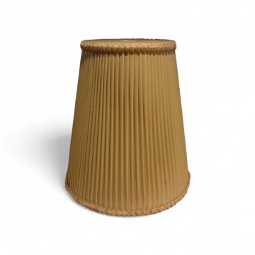 Schirm, beiges Acella-Plissée, konisch, auf Drahtkorb, oben + unten helle Borte, geschlossen, Aufhängung oben, 49cmH, Ø45cm