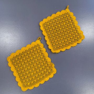 Topflappen 15x15 orange, beige gehäkelt, orange umrandet