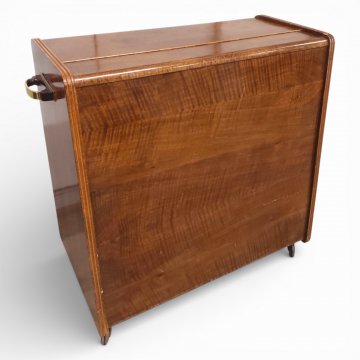 Barwagen, 60erJ.,Nußb., m. geteilter Klappe, innen Spiegelglas ausgekleidet, 69x38, h 69cm