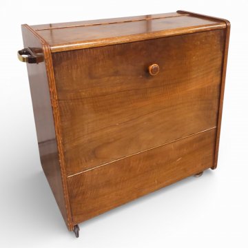 Barwagen, 60erJ.,Nußb., m. geteilter Klappe, innen Spiegelglas ausgekleidet, 69x38, h 69cm