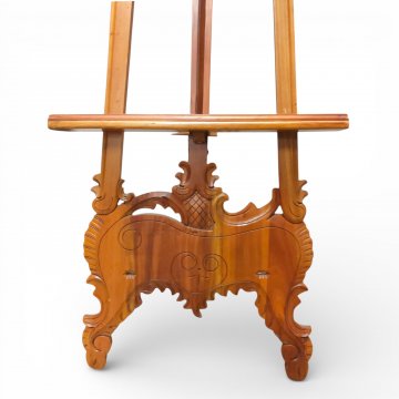 Staffelei, Teak h´braun, verziert, Krönung durchbrochen, Klappstrebe, H215