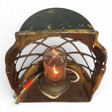 Wandlampe Petrostil elektrifiziert, schwarz Blech, halbrund, Gitter, Glaszylinder, 1-flg. E14, H24