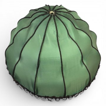 Lampenschirm / Kuppelschirm groß grüne Seide, schwarz abgesetzt, Borte unten, ø60cm, h 35cm