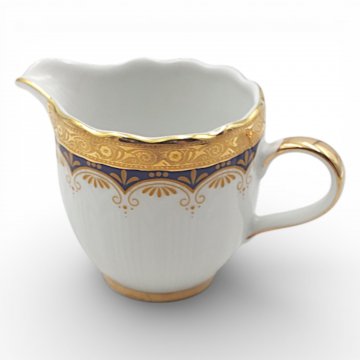 Sahnegiesser, Porzellan, Goldrand, verziert mit blauer Scherpe, Winterling