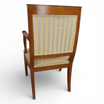 Armlehnsessel Bied. Nussb.offene Armlehnen mit Säule Polster gelb gestreift