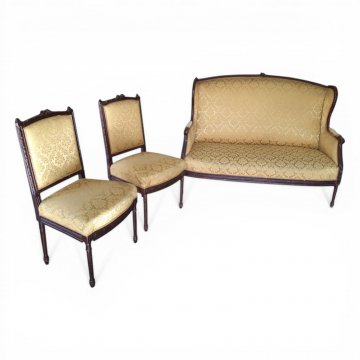 Ohrensofa goldf. Damast 2-sitzig mit losen Sitzkissen, Gestell mahagonifrb., 128x65cm, h 100cm