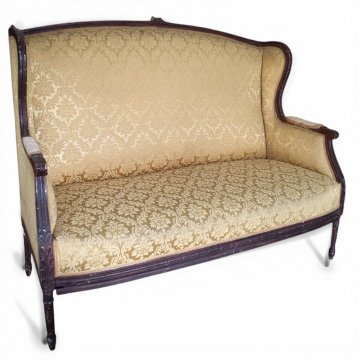 Ohrensofa goldf. Damast 2-sitzig mit losen Sitzkissen, Gestell mahagonifrb., 128x65cm, h 100cm