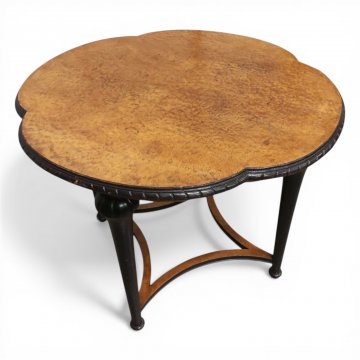 Tisch, Kleeblattform, Wurzelholzplatte, mit schwarzen Füßen, Stegverbindung, ø 85 cm, h 67cm