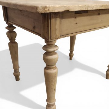 Tisch 1880, naturf.,106x78cm, h 80cm, mit gedrehten Beinen