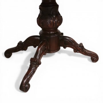 Couchtisch ovale Platte geschwungen, Mittelfuss verziert, 100x60 cm, h 55 cm