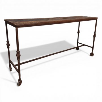 Konsoltisch rustikal, Eisengestell antik, dunkle Holzbohle zerfurcht, a. Rollen, ca. 150x35, h 85cm
