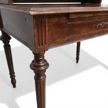 Schreibtisch Nußbaum, 100x67cm, h 118cm, kannelierte Füße, Aufsatz mit 2 Türen und 4 Schüben, untere Schubllade NUR Blende, kein Schlüssel