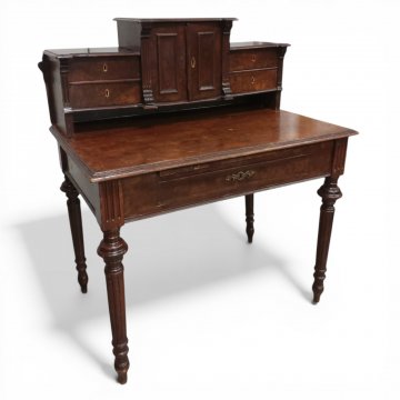 Schreibtisch Nußbaum, 100x67cm, h 118cm, kannelierte Füße, Aufsatz mit 2 Türen und 4 Schüben, untere Schubllade NUR Blende, kein Schlüssel