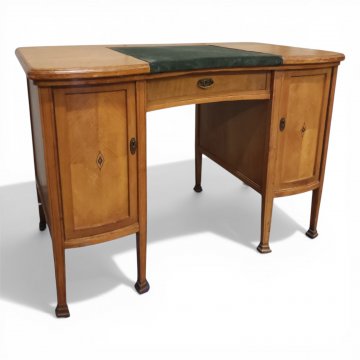 Schreibtisch hell Birke, um 1920, m. Intarsien in Türen, Platteneinsatz grün Samt, 110x60cm, h 77cm