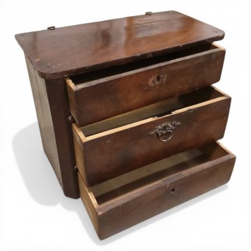 Wandschränkchen 1880, 3 Schübe, Nußb. m. Messinggriffen,42x21cm, h 33cm