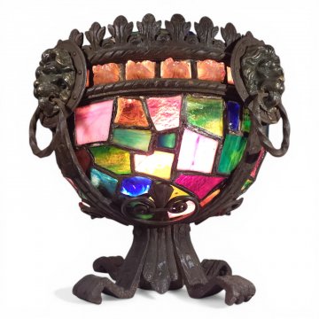 Tischlampe URNE, bleiverglast  farbig, Eisengestell mit Löwenköpfen, E27, Ø35, H34