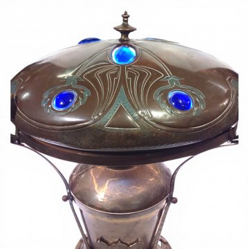 Tischlampe Kupfer, Petrostil elektrifiziert, Haube mit Steineinlagen Ø28, 1-flg. E27, H40