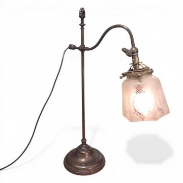 Tischlampe, JHW, Messing, Ausleger höhenverstellbar, Mattglasschirm 6-eckig, Verzierungen geätzt, 1-flg. E14, max. 60W, H57