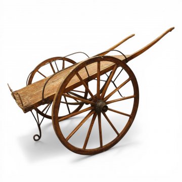 Marktkarre, Holz braun(Klarlack), 2 Räder(eisenbeschlagen, abnehmbar)), 2 Schiebegriffe, Ladefläche 62x110, H/B/T 80x185x95