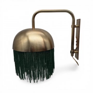 Wandlampe mit Ausleger, Messing, runde Messingschirm mit grünen Fransen