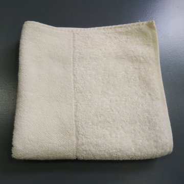 Handtuch 100x50 creme, breite Velourbordüre, Möve Bamboo