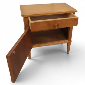 Nachtschränkchen, Kirschbaum, Furnierader Ahorn, 1-türig, Schub, Füße konisch, B55xT34xH55